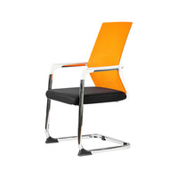 Chaise de bureau ergonomique moderne et minimaliste en maille avec dossier incurvé et accoudoirs fixes pour salle de conférence et utilisation à domicile sur ordinateur
