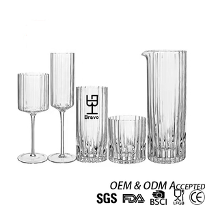 Copas de Vino Hechas a Mano, Copas de Vino Personalizadas, Copas de Champán Cuadradas con Borde de Encaje de Cristal Únicas, Juego de Copas de Vino Tinto y Blanco - Product Image 1