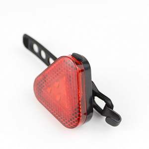 Feu arrière de <span class=keywords><strong>vélo</strong></span> triangle créatif VTT <span class=keywords><strong>vélo</strong></span> <span class=keywords><strong>électrique</strong></span> LED voyant d'avertissement équipement d'équitation - Product Image 4