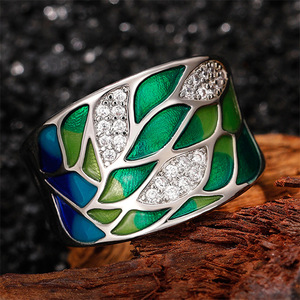 Anello Unisex con Design a Foglia Colorata, Anello Ispirato alla Natura - Product Image 4