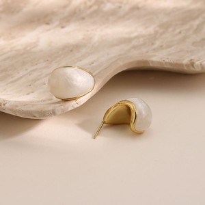 Orecchini a forma di goccia di Design individualistico placcati in oro 18K, <span class=keywords><strong>con</strong></span> uno stile Ins e una sensazione di fascia alta. Orecchini in resina per le donne. - Product Image 3