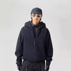 Veste d'hiver imperméable unisexe personnalisée avec fermeture éclair respirante pour la randonnée en plein air Trois en un Coquille dure en caoutchouc pressé à capuche - Product Image 3