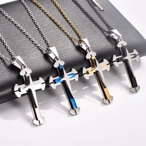 Collar con Colgante de Cruz de Tres Capas de Acero Inoxidable Estilo Punk Cristiano para Mujeres y Hombres, Cadena con Amuleto Religioso, Joyería Metálica de Fe y Oración - Product Image 1