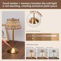 Lampe de table LED décorative rechargeable sans fil en métal pour restaurant et hôtel moderne avec batterie 1800 mAh et circuit de protection de sécurité