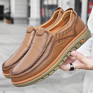 Chaussures habillées de bureau et de carrière pour hommes Hellosport, en cuir véritable, à lacets, antidérapantes, légères, tendance et abordables, vente en gros - Product Image 1