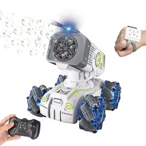 Voiture de course RC à l'échelle 1:16, 4 canaux, télécommande 2.4G + montre, retour automatique, fonction Suivez-moi, portée 30m+, design à 12 trous pour souffler des bulles - Product Image 1