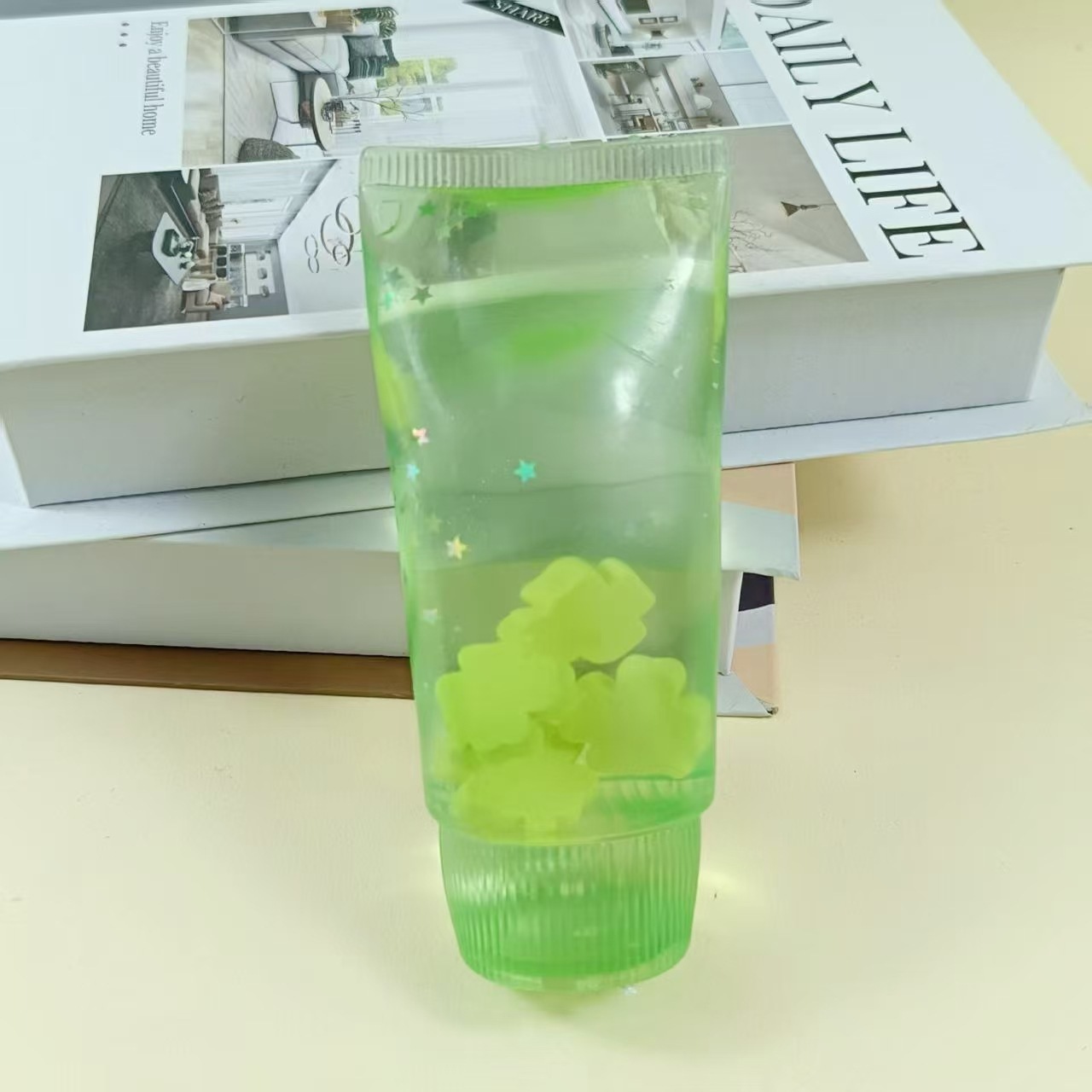 12cm toothpaste malt sugar squeeze toy-green in bag