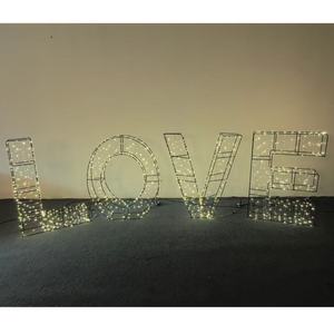 Arco de Boda para Exteriores C951 2025, Diseño 3D en Metal con la Palabra LOVE en Negro, LED Ecológico, Lujoso, Moderno, Personalizado, de Alta Calidad, Decoración para el Hogar - Product Image 1