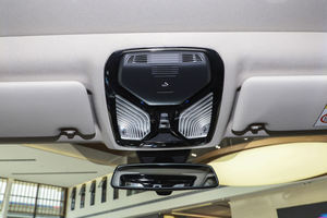 2024 BM-W <span class=keywords><strong>i3</strong></span> ElectricSport berlina 5 posti nuovo veicolo energetico 40L capacità cambio automatico AWD Drive R20 taglia pneumatici in pelle scura - Product Image 5