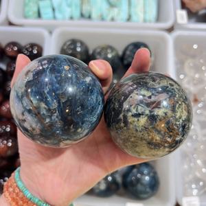 Vente en gros Pierre de Pierre Naturelle Sphère Cristal de Guérison Quartz Pierres Précieuses Boule Artisanat pour la Décoration - Product Image 2