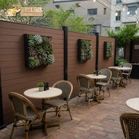Panneau de clôture en composite bois-plastique (WPC) pour extérieur, jardin, patio, anti-pourriture, imperméable, avec poteau en aluminium, fabrication OEM