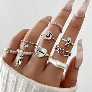 Ensemble de bagues élastiques créatives <span class=keywords><strong>en</strong></span> perles pour femmes, motifs mignons cœur, fleur, ours, géométriques, bijoux cadeaux - Product Image 1