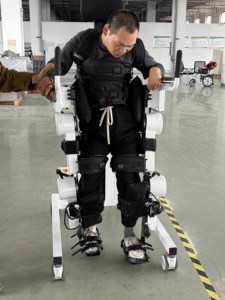 Nuevo Exoesqueleto Robótico para Personas con Discapacidad, Fácil de Usar, Permite Practicar Deambulación y Entrenamiento de Extremidades Inferiores - Product Image 2