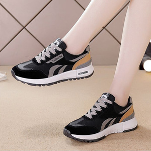 Vente en gros de chaussures de course classiques de grande taille pour femmes, baskets décontractées confortables pour le printemps et l'été, antidérapantes, athlétiques <span class=keywords><strong>vintage</strong></span> - Product Image 3