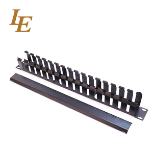 Organizador de Cables Metálico de 19 Pulgadas 1U con 5 Anillos y Tapa, Color Negro RAL9004, Instalación Horizontal para Racks - Product Image 4