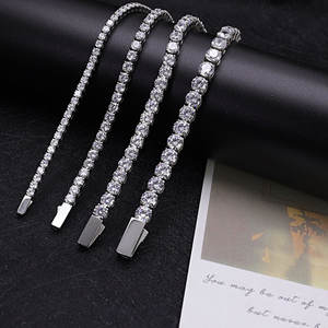 สร้อยข้อมือและกำไลแฟชั่นสแตนเลสสตีล 316L กันน้ำ ป้องกันการหมอง ชุบทอง 14K 18K สำหรับผู้หญิง - Product Image 4