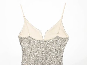 Robe midi crayon personnalisée 2026 pour <span class=keywords><strong>femme</strong></span>, à sequins et épaules dénudées, robe de soirée moulante scintillante avec embellissements perlés, OEM/ODM - Product Image 6