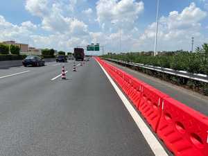 Barril de tráfico de barricada de agua HDPE de 800 mm para seguridad vial y control de multitudes utilizado para barreras de tráfico de barricadas - Product Image 6