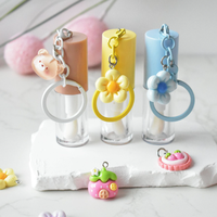 Tube en plastique transparent de 4 ml populaire en stock avec couvercle à pince coloré et porte-clés pour emballage de brillant à lèvres, tube vide cosmétique en ABS