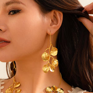 2 Stück Schmuckset Retro Design Metall Wind blatt Quaste Halskette Anhänger mit Perle Hauptstein Pull <span class=keywords><strong>Collar</strong></span> Style - Product Image 4