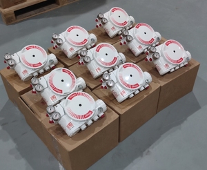 Vannes de régulation chinoises Série Logix 3200 3200MD-28-D6-E-04-40-0G-00 Régulateur YT-300 Booster Stock - Product Image 2