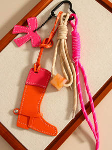 สไตล์คาวบอยรองเท้าบูทยาวบล็อกสีม้าขนาดเล็กจี้กระเป๋าจี้โบว์จี้กระเป๋า - Product Image 4