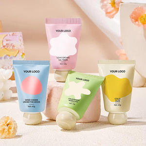 Crème pour les mains hydratante et blanchissante au parfum floral, à la camomille, sans produits chimiques agressifs, parfum longue durée et peau adoucie - Product Image 1