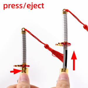 Nuovo Design Demon <span class=keywords><strong>Slayer</strong></span>: Kimetsu no Yaiba - Portachiavi Spada Anime in Lega di Zinco con Fodero Pop-up, Modello Rengoku Kyoujurou da 22 cm - Product Image 4
