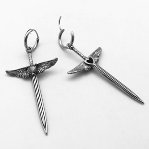 Pendientes de aro con forma de espada y alas de Yunnique, joyería de moda unisex de acero de titanio - Product Image 2