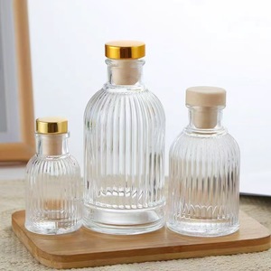 ขวดแก้วกลิ่นหอมลายแนวตั้ง Wholesale100ml 200มล. แท่งไม้ไผ่หอมสำหรับตกแต่งห้องน้ำบ้านห้องนั่งเล่น - Product Image 4