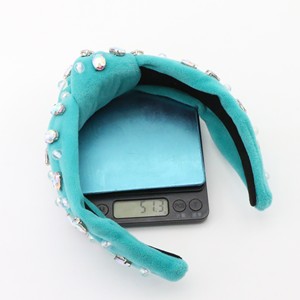 DREAM FASHION Kadın Lüks Kadife Kristal Boncuklu Tasarımcı Taç Bandı El Yapımı Bling Kürklü Saç Aksesuarları - Product Image 3