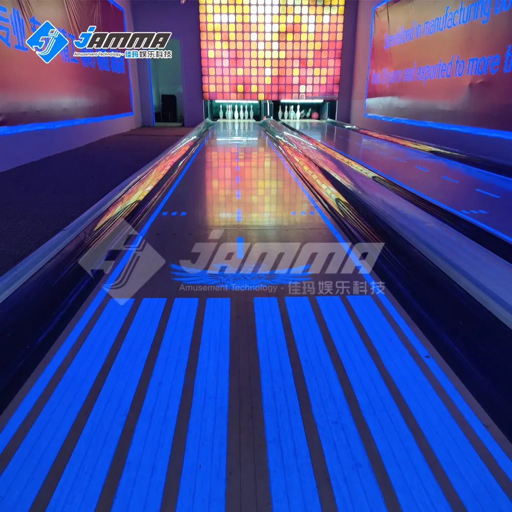 Produk baru proyeksi interaktif jalur bowling Gang mesin bowling taman hiburan