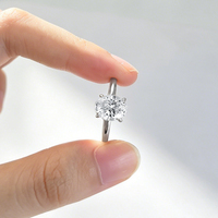 Bague de fiançailles Peishang Jewelry en argent sterling 925, fine et simple, avec un solitaire en moissanite ovale à cinq griffes