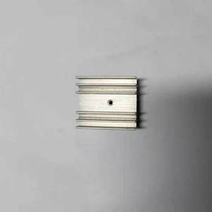 Disipador de calor en forma de U Melt Eruption, 35x20x40mm, aleación de aluminio, 1 orificio sin pines con pines para adaptador de corriente, perfil de disipación de calor - Product Image 1