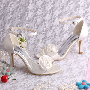 จัดงานแต่งงานเองทำรองเท้าแตะเท้าเปล่าด้วยดอกกุหลาบ - Product Image 4