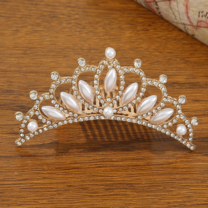 BELLE WORLD Mini <span class=keywords><strong>couronne</strong></span> <span class=keywords><strong>de</strong></span> cristal <span class=keywords><strong>avec</strong></span> peigne à cheveux, accessoires <span class=keywords><strong>de</strong></span> cheveux brillants pour filles <span class=keywords><strong>de</strong></span> 2 à 9 ans - Product Image 5