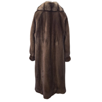 Manteau en fourrure de vison brun foncé haute couture avec col en fourrure de sable opulente, silhouette longue pour un luxe ultime