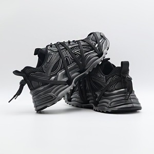 Chaussures pour hommes de style nouveau, modèle automne, semelle épaisse, couleur noire vieillie, surface en mesh respirante et polyvalente. - Product Image 4