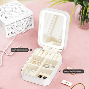 Портативный футляр для украшений из искусственной кожи с LED-подсветкой, дорожный органайзер для хранения, мини-органайзер для ювелирных изделий с зеркалом для колье и серег - Product Image 2