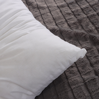 Oreillers modernes 100% coton blanc solide pour hôtel et usage domestique avec remplissage 100% poly confort élégant