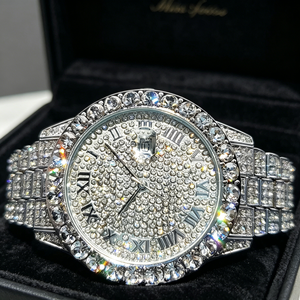 นาฬิกาควอตซ์ผู้ชายหรูหราประดับเพชรแบบ Iced Out พร้อมโลโก้สั่งทำพิเศษ สไตล์ฮิปฮอป ประดับโมอิสซาไนต์เต็มเรือน ดีไซน์เนอร์ นาฬิกาข้อมือ ราคาขายส่ง - Product Image 1