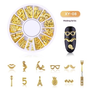 Décorations 3D en métal doré pour ongles, motifs étoiles, lunes et fleurs, en roue, pour manucure en salon, vente en gros, OEM, marque privée - Product Image 4