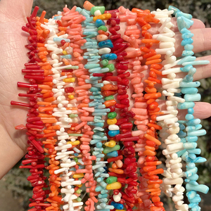 Precio de fábrica, cuentas espaciadoras sueltas de grava Irregular de concha de colores naturales para fabricación de joyería, collar de pulsera DIY hecho a mano - Product Image 1