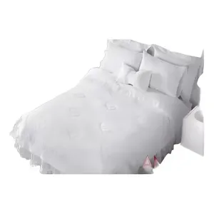 Juego de Edredón Amore Queen Size, 8 Piezas, Estilo Clásico Sólido, Ropa de Cama para Toda Temporada - Product Image 1