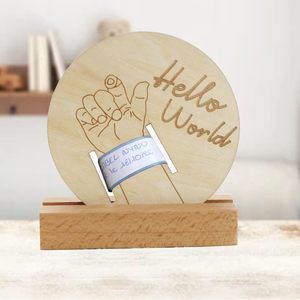 Cartello <span class=keywords><strong>annuncio</strong></span> neonato legno inciso bracciale ospedale porta bordo decorato con Laser elegante casa tema regalo - Product Image 2