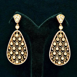 ต่างหูแบบห้อยทรงหยดน้ำ รุ่น 07608Kundan สไตล์วิคตอเรียน ทำจากทองเหลืองประดับเพชรซิร์คอน ต่างหูแบบดั้งเดิมของอินเดียสำหรับผู้หญิง สวมใส่ในงานปาร์ตี้ - Product Image 1