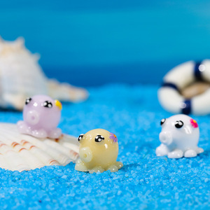 Mini figurine de pieuvre mignonne en résine, finition brillante écologique pour la décoration de paysages miniatures DIY - Product Image 2