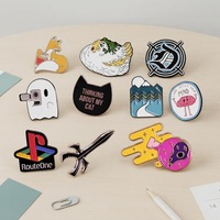 Pins de esmalte suave personalizados con dibujos animados, insignias metálicas con purpurina, fabricante de logotipos, impresión tipográfica, chapado, estilo animal, anime lindo, duro, bajo MOQ