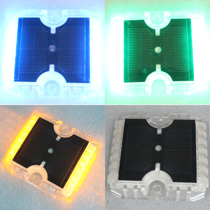 Luce Solare Trasparente per Esterni con Colori Variabili e Lampeggianti, Visibilità >1000m, Certificazione IP68 per Parcheggi e Autostrade - Product Image 5