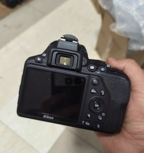 Appareil photo reflex numérique avec objectif 18-55 mm, capteur CMOS, carte SD, vidéo Full HD, stabilisation optique de l'image, écran 2-3 pouces - Product Image 3